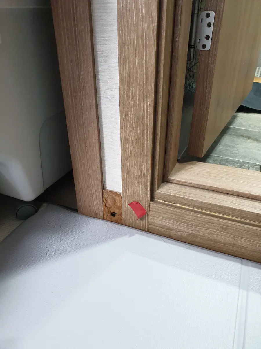 강서 문짝필름시공 문틀 시공 전